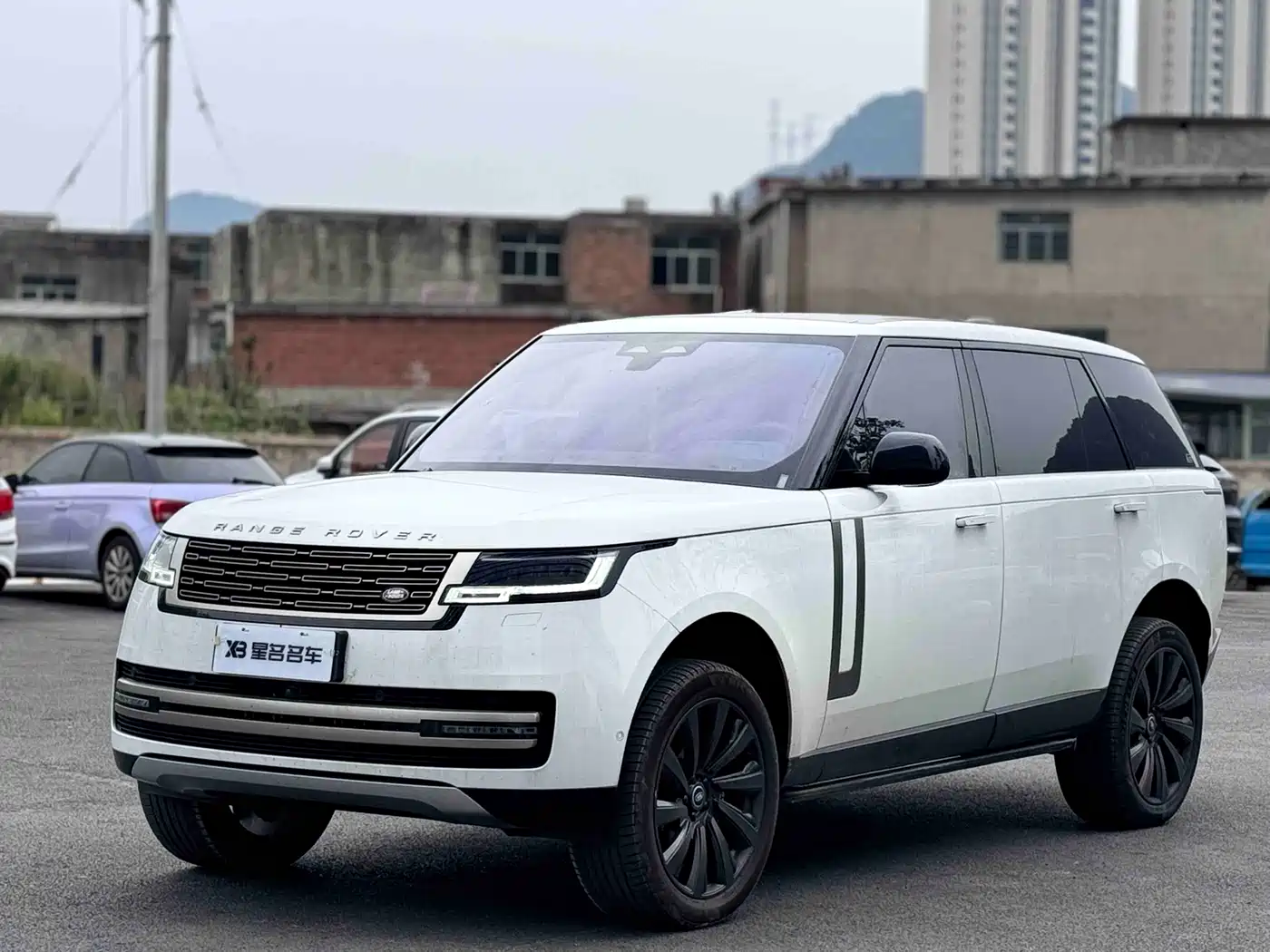 Land Rover Range Rover 2024 3.0 L6 400PS Golden Age Extended 7-Seater