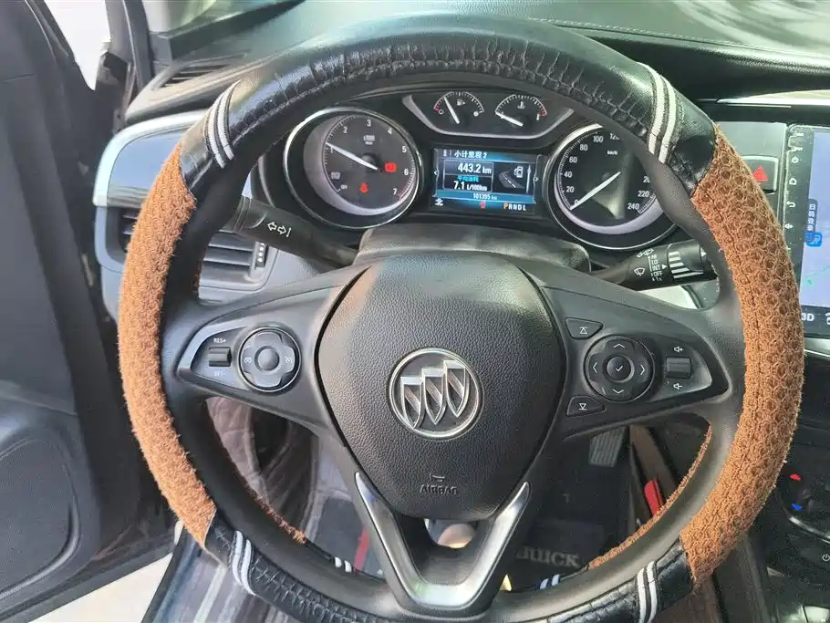 Buick Envision Plus 2020 20T FWD Leading фото 15