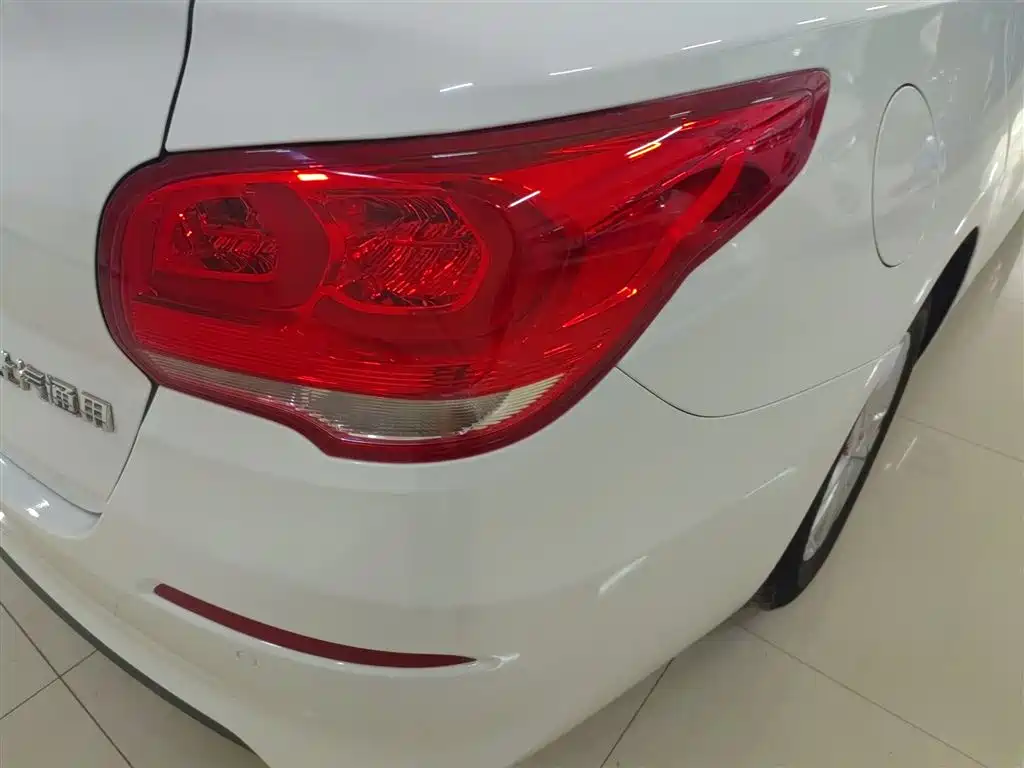 Chevrolet Cavalier 2019 320 Automatic Joy Edition фото 24