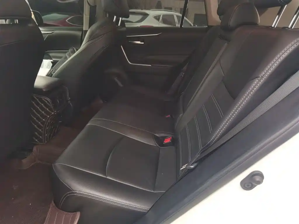 Toyota Wildlander 2020 2.0L CVT 2WD Luxury Edition фото 22