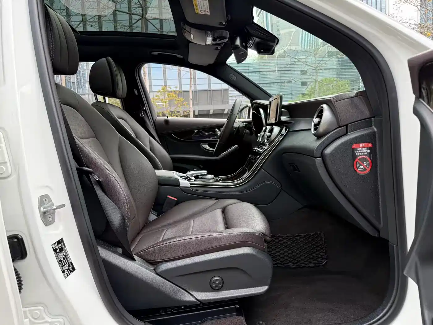Mercedes-Benz GLC 2018 Facelift GLC 260 4MATIC Luxury фото 14