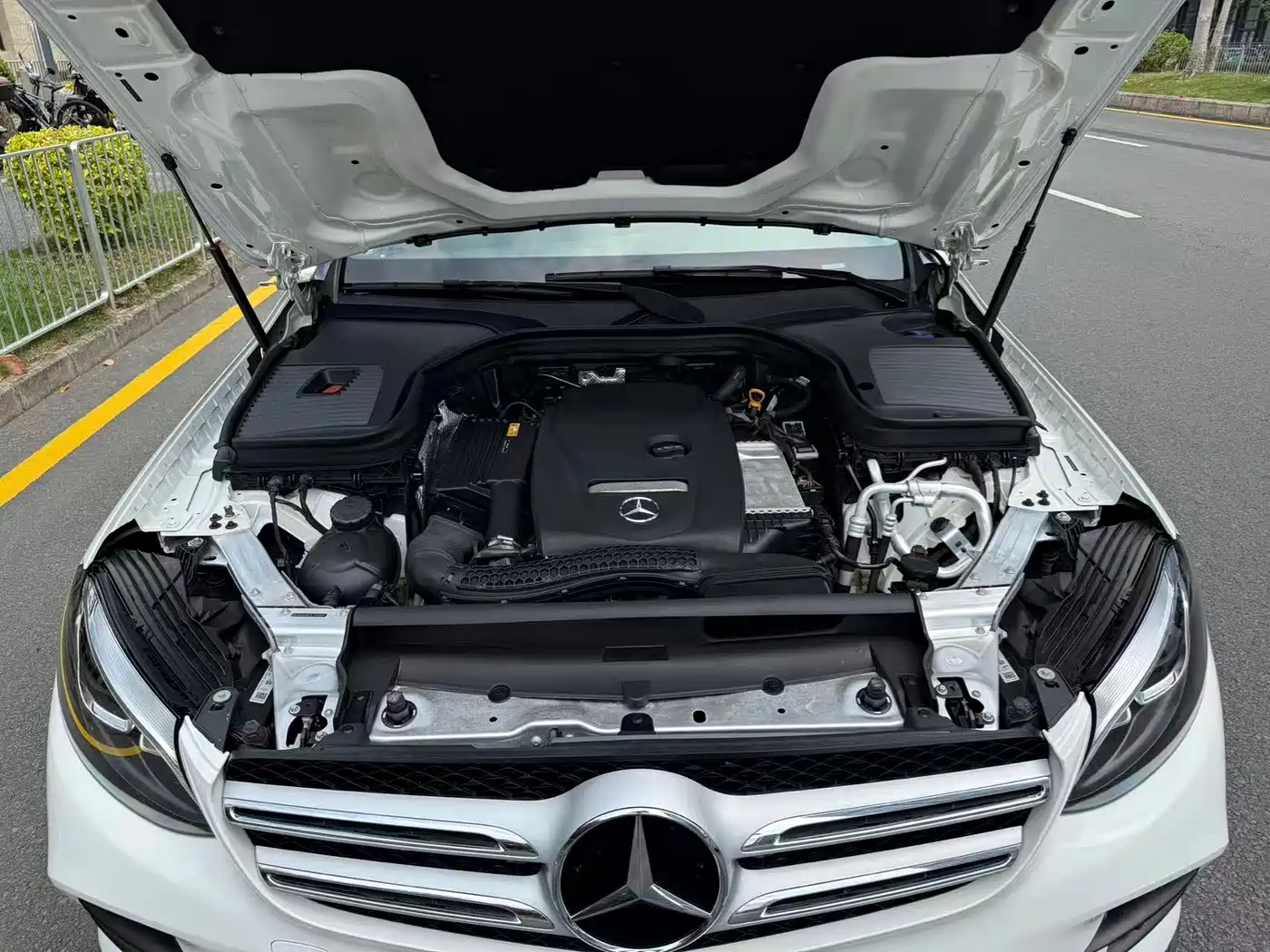 Mercedes-Benz GLC 2018 Facelift GLC 260 4MATIC Luxury фото 16