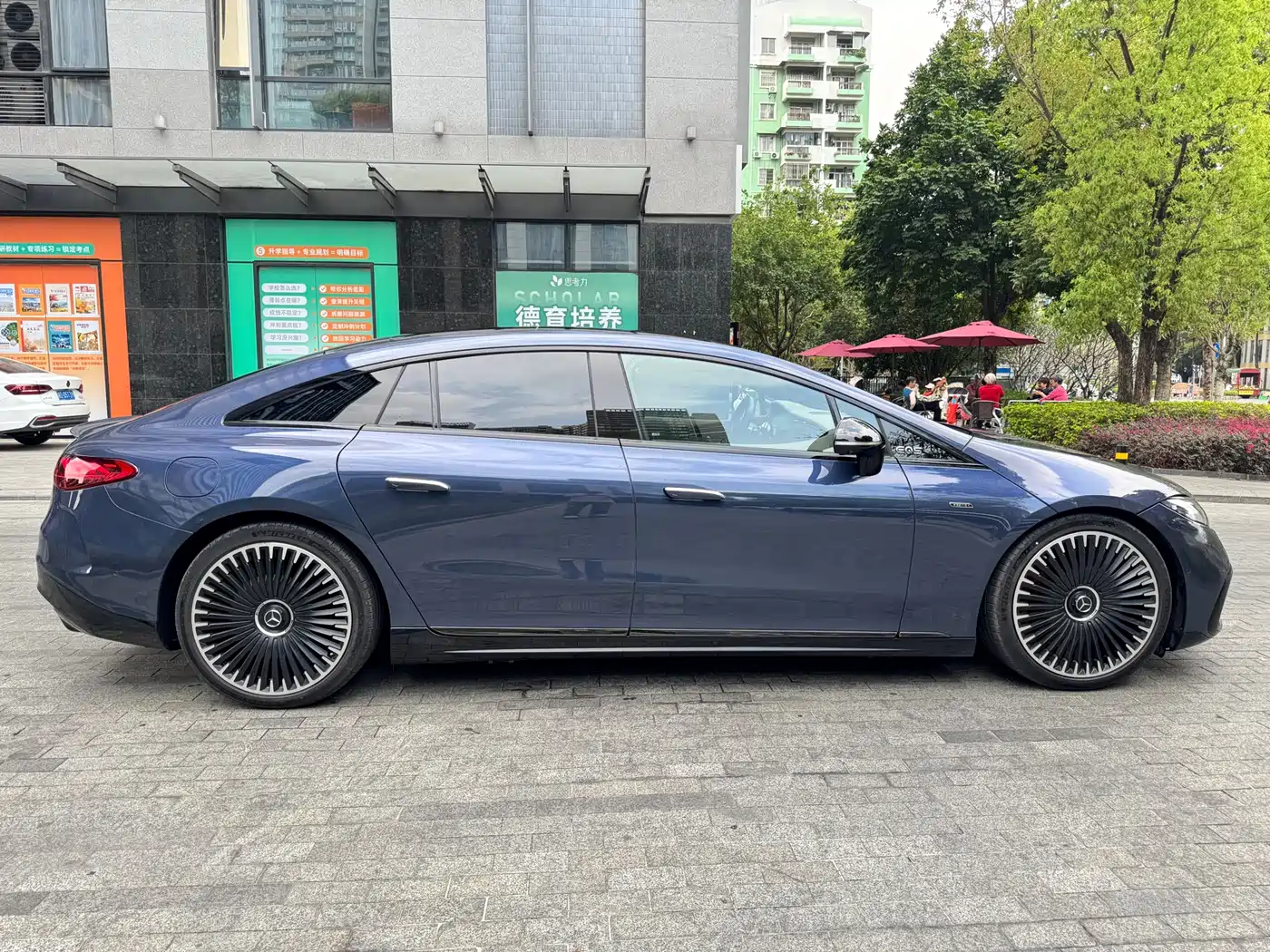 MERCEDES-BENZ EQS AMG