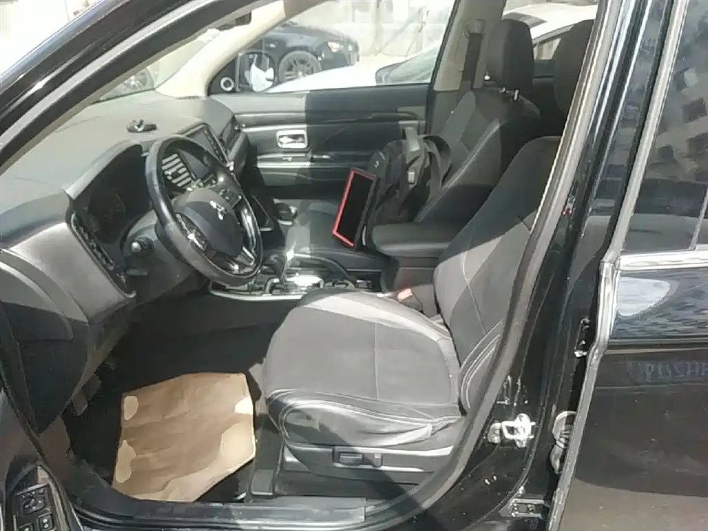 Mitsubishi Outlander 2018 2.0L 2WD Glory Edition 5-seater фото 15