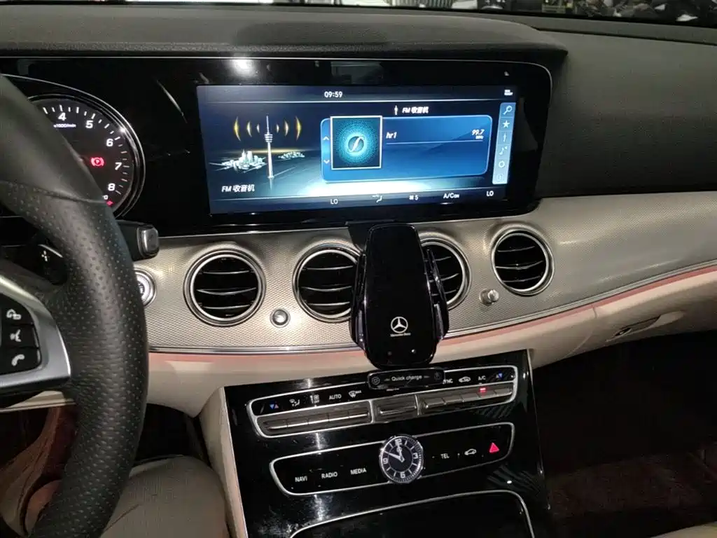 Mercedes-Benz E-Class 2017 E 200 Sport фото 13