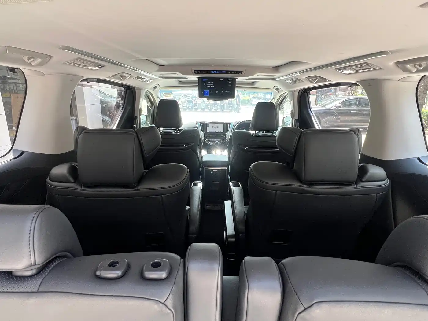 Toyota Vellfire фото 26