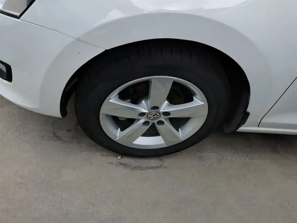 Volkswagen Santana 2015 1.6L Manual Comfort Edition фото 23