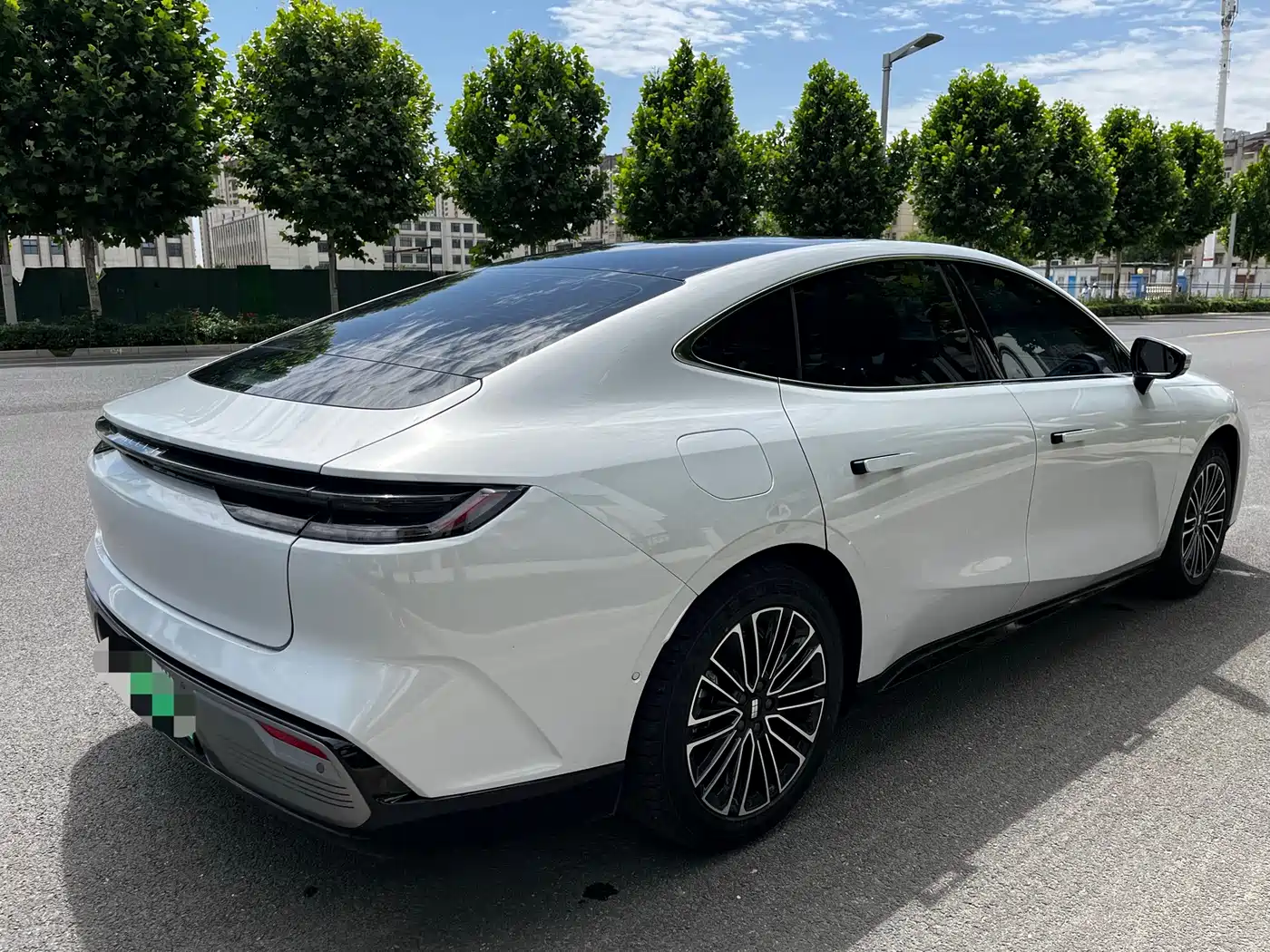 Geely Galaxy Galaxy Xingyao 8 2025 130km EM-i Premium Edition фото 9