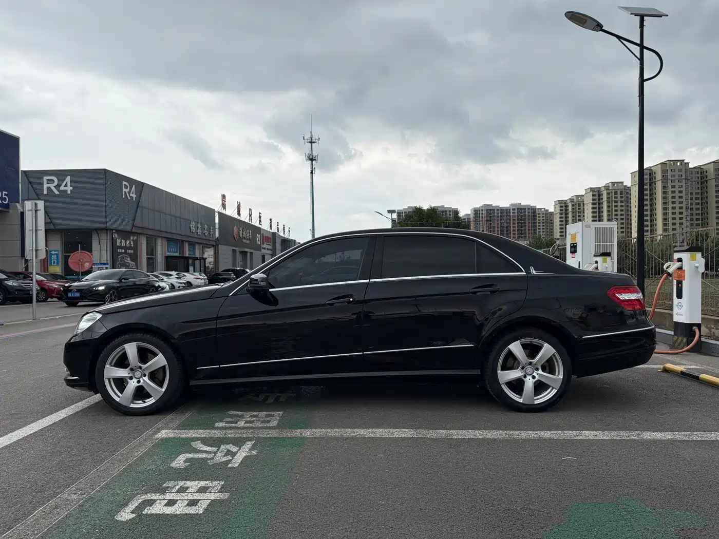 Mercedes-Benz E-Class 2013 Model E 260 L CGI Fashion фото 4