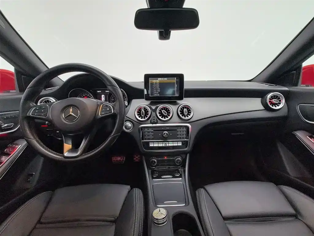 Mercedes-Benz CLA (Import) 2017 CLA 200 Fashion фото 5