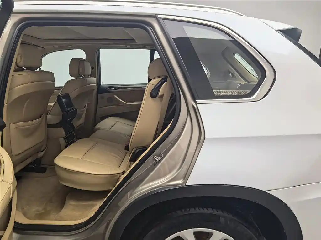 BMW X5 (Import) 2011 xDrive35i Luxury Edition фото 15