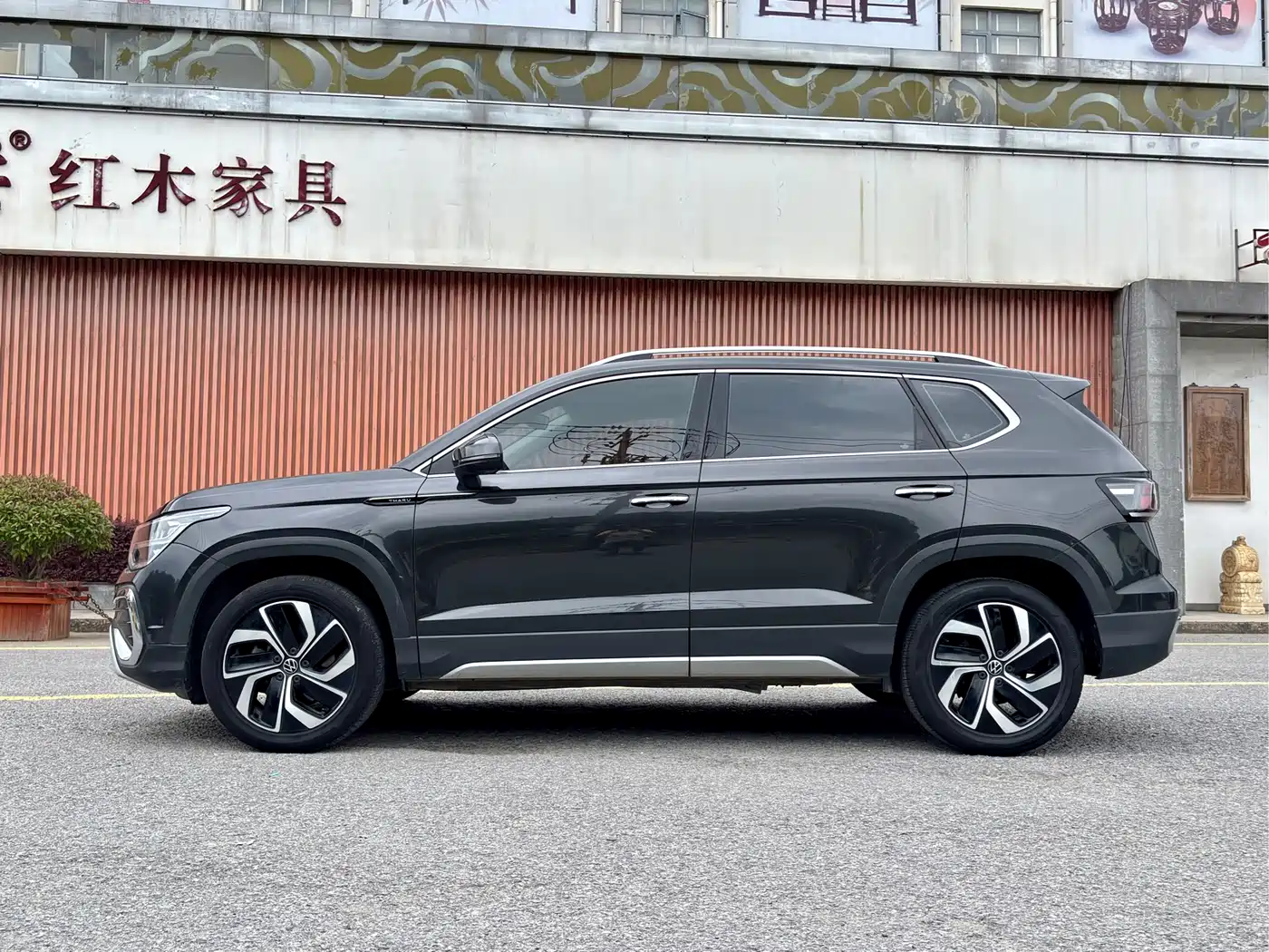 Volkswagen Tharu 2023 300TSI 2WD Full Moon Edition фото 7