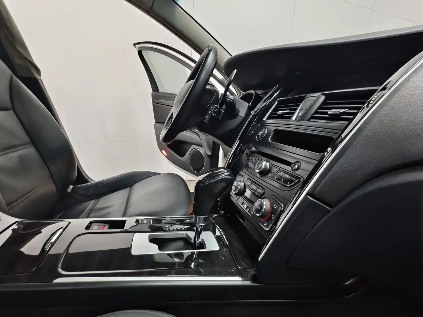 Renault Talisman 2013 2.5L Luxury Edition фото 15