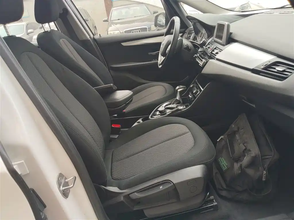 BMW 2 Series Gran Tourer 2015 218i Leading фото 19