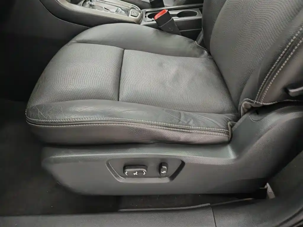 Chevrolet Captiva 2017 2.4L 2WD Luxury Edition 7-Seater фото 20