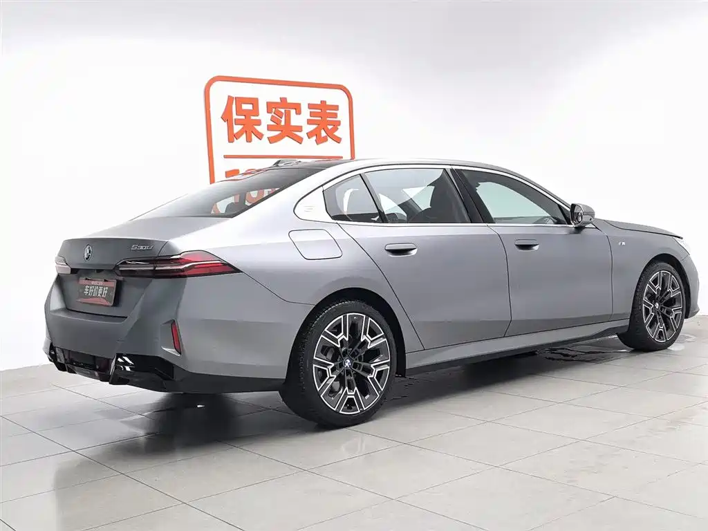 BMW 5 Series 2025 530Li Premium M Sport Package фото 2