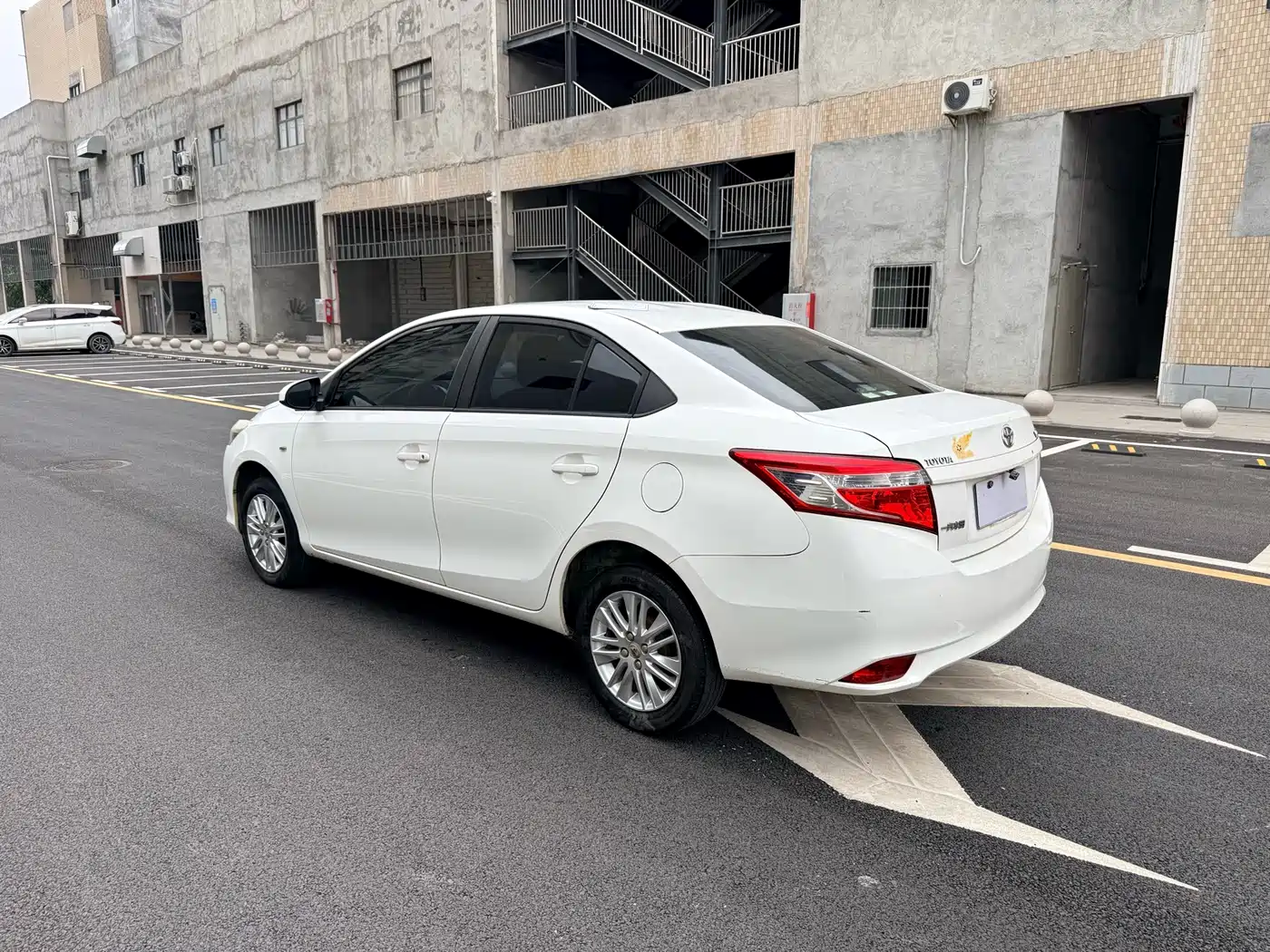 Toyota Vios 2016 1.5L Automatic Zhi Zhen Xing Yao Edition фото 7