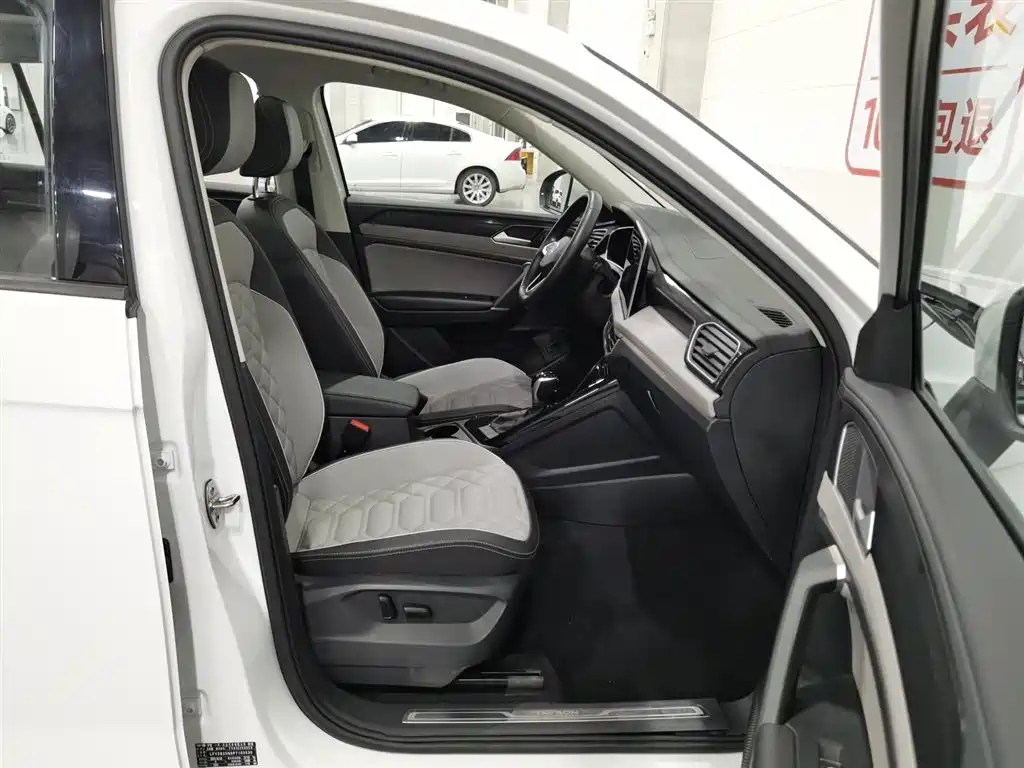 Volkswagen Tayron 2024 300TSI 2WD Luxury Plus Advanced фото 23