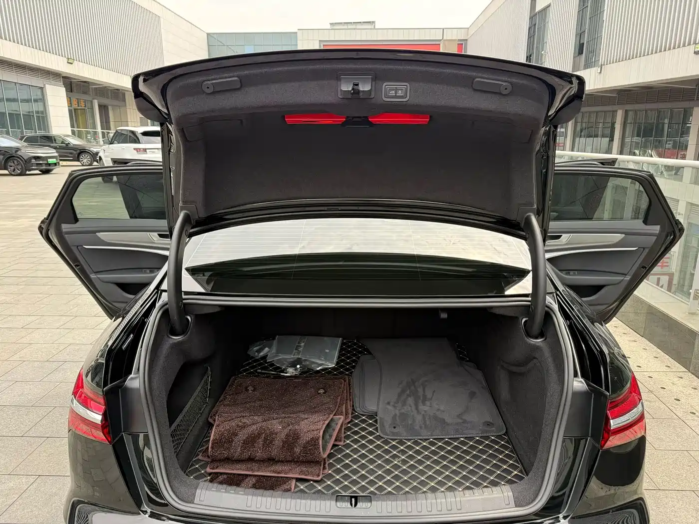 Audi A6L 2023 45 TFSI Premium Selection Elegance фото 4