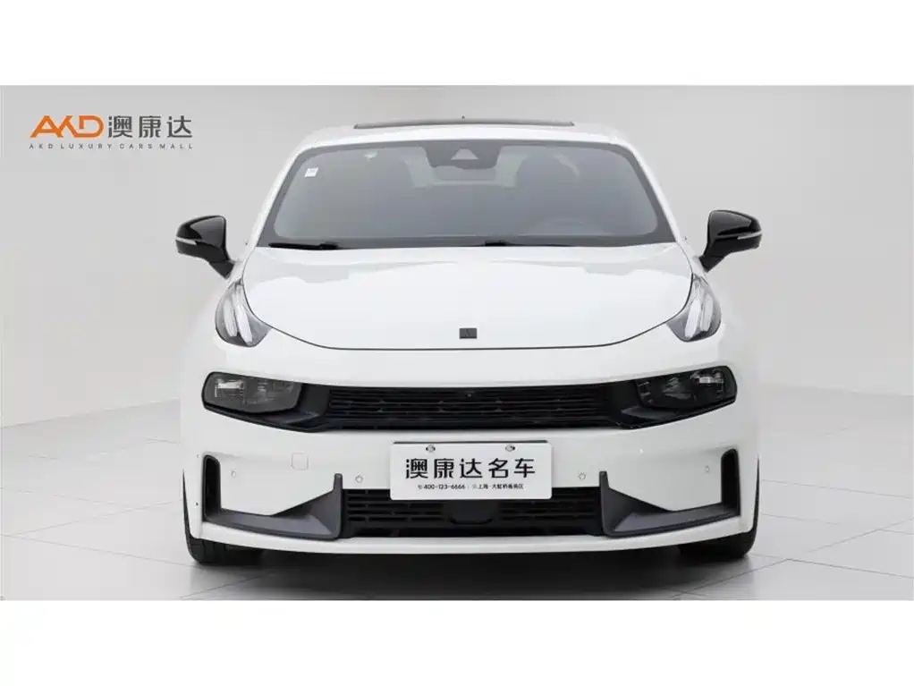 Фото 2 - Lynk & Co 03