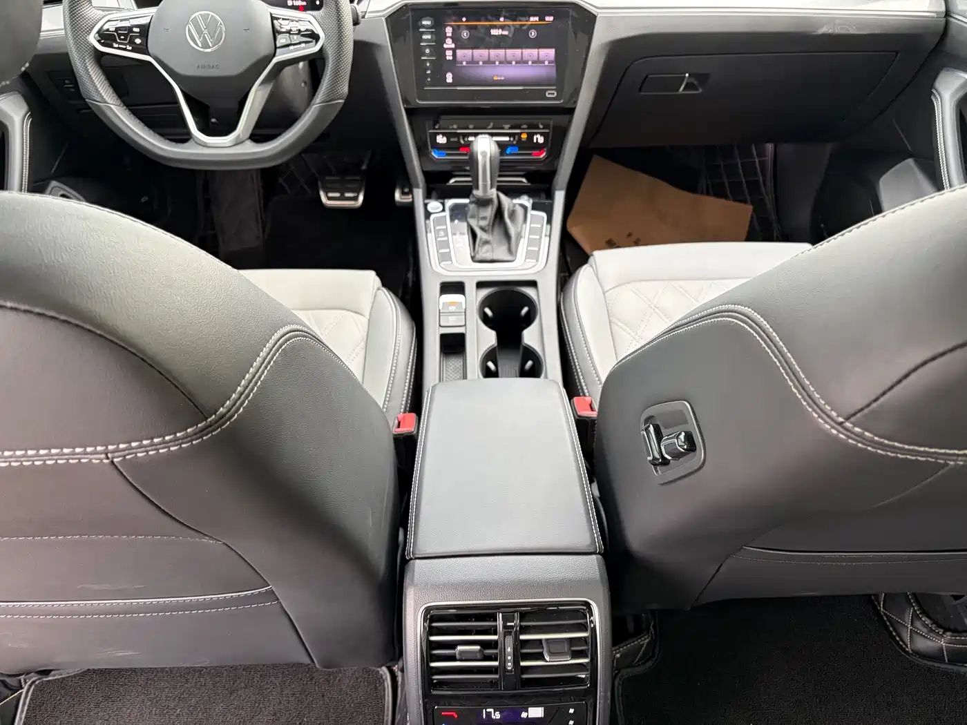 Volkswagen Magotan 2023 2 Million Units Anniversary Edition 330TSI DSG Leading Type фото 8