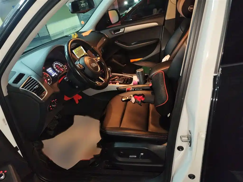 AUDI Q5