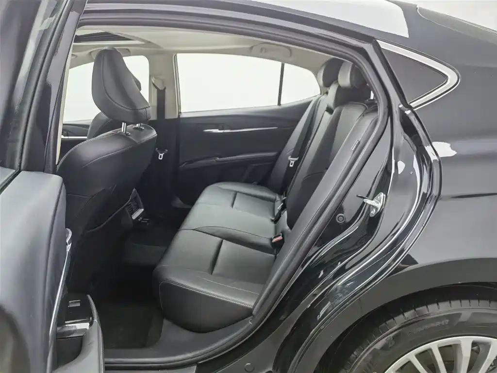 Toyota Camry 2024 2.0E Elite Edition фото 15