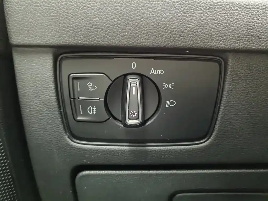 Volkswagen FAW-Volkswagen CC 2021 380TSI Eye-catching Edition фото 21