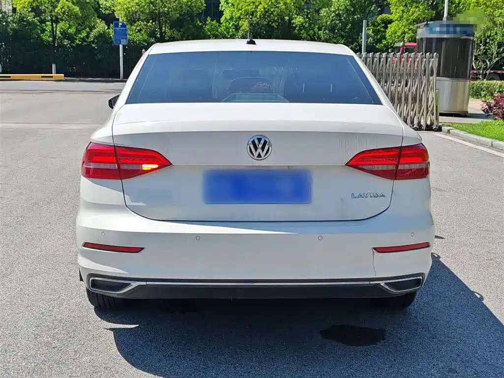 Volkswagen Lavida 2018 1.5L Manual Comfort Edition China V фото 24