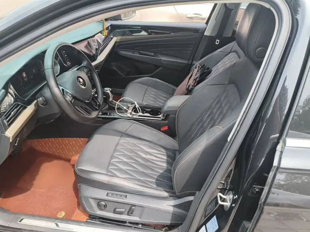 Volkswagen Passat 2021 Model 330TSI Luxury Edition фото 12