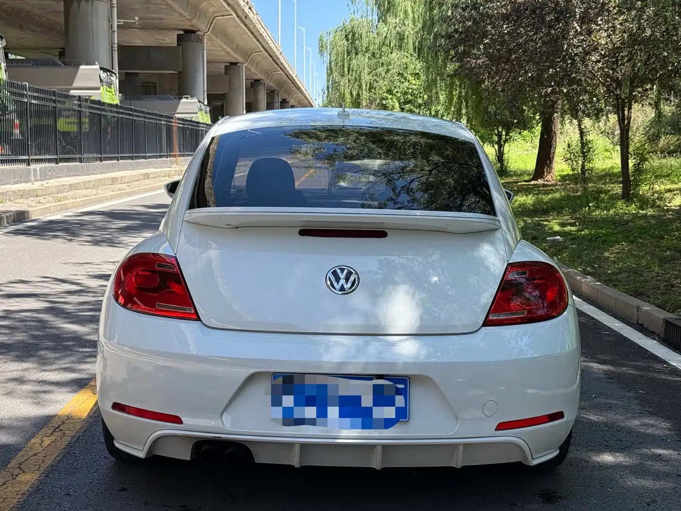 Volkswagen Beetle 2014 1.4TSI Fashion Edition фото 4