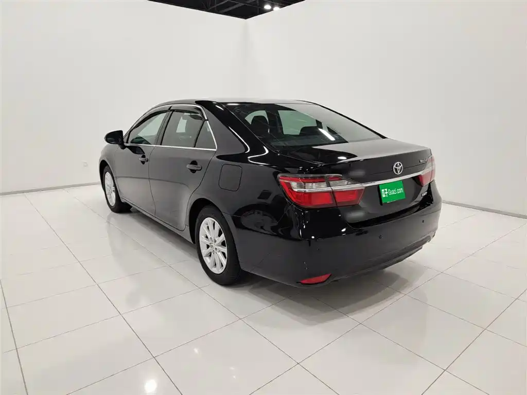 Toyota Camry 2015 2.0G Leading Edition фото 5