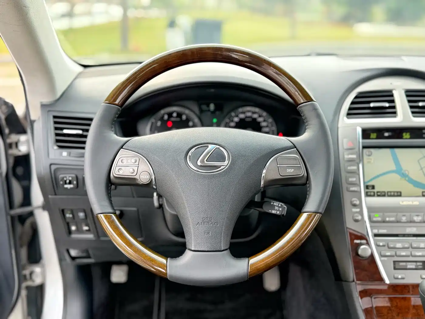 Фото 10 - Lexus ES