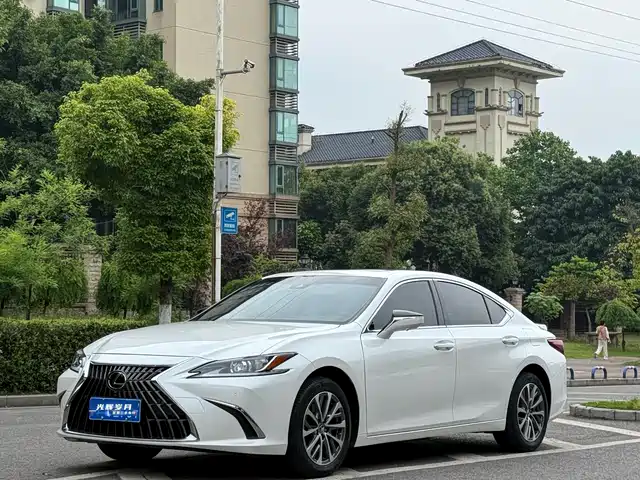 Lexus ES 2023 200 Excellence Edition