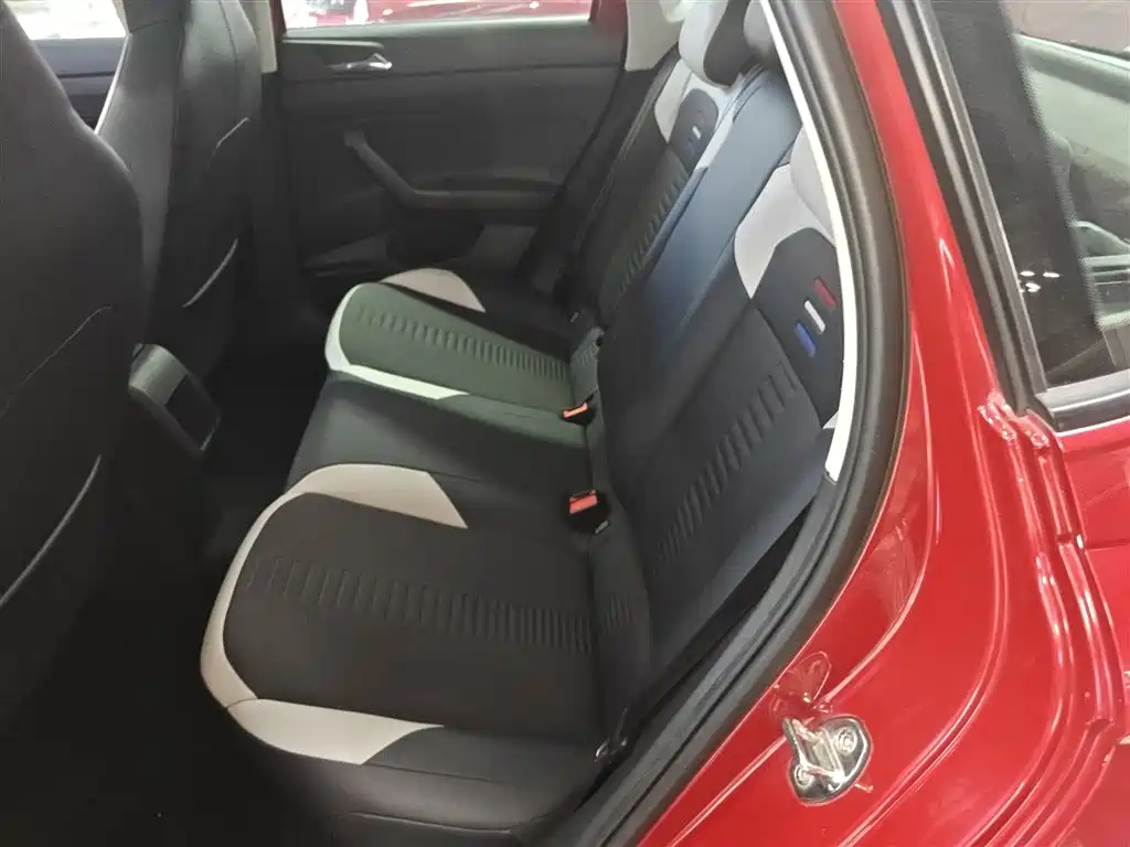 Volkswagen Polo 2019 Plus 1.5L Automatic Colorful Tech Edition фото 17