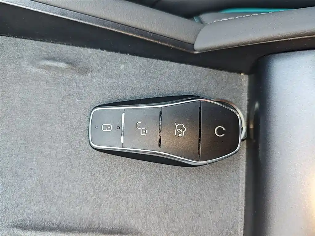 BYD Qin L 2025 DM-i Smart Drive Edition 120KM Excellence Type фото 9