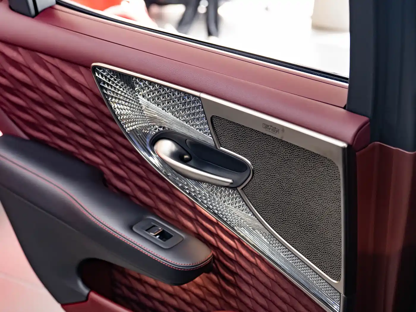 Lexus LS 2021 500h Executive Edition фото 19