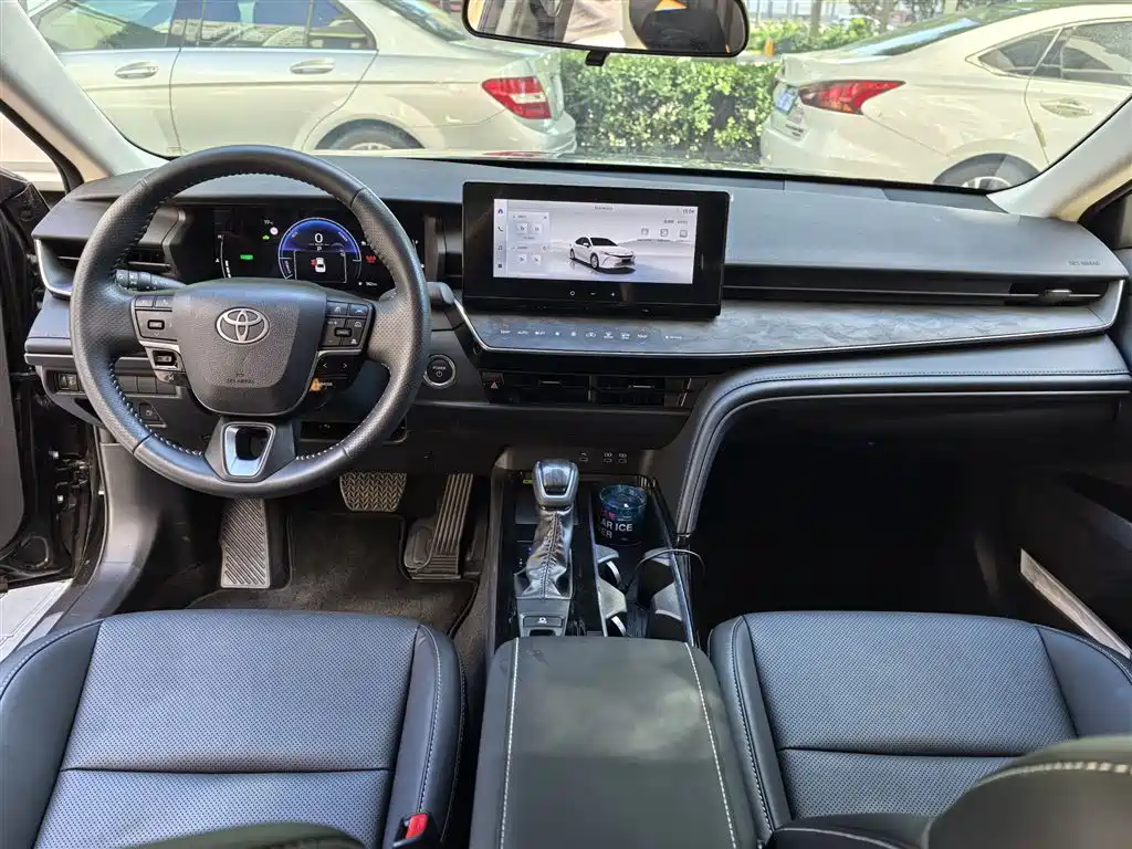 Toyota Camry 2024 Hybrid 2.0HGVP Luxury Edition фото 5