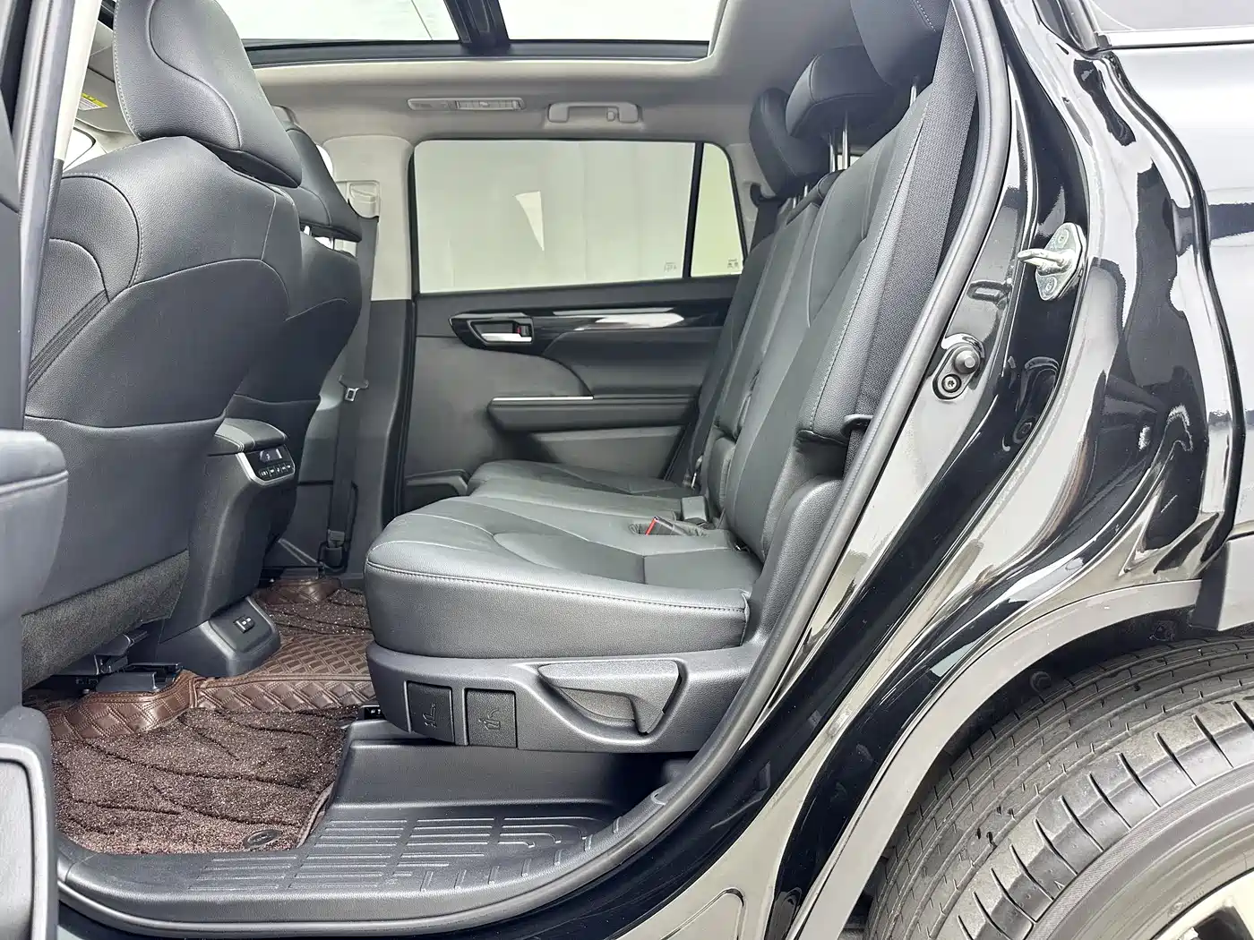 Toyota Highlander 2022 380T 4WD Premium 7-Seater фото 6