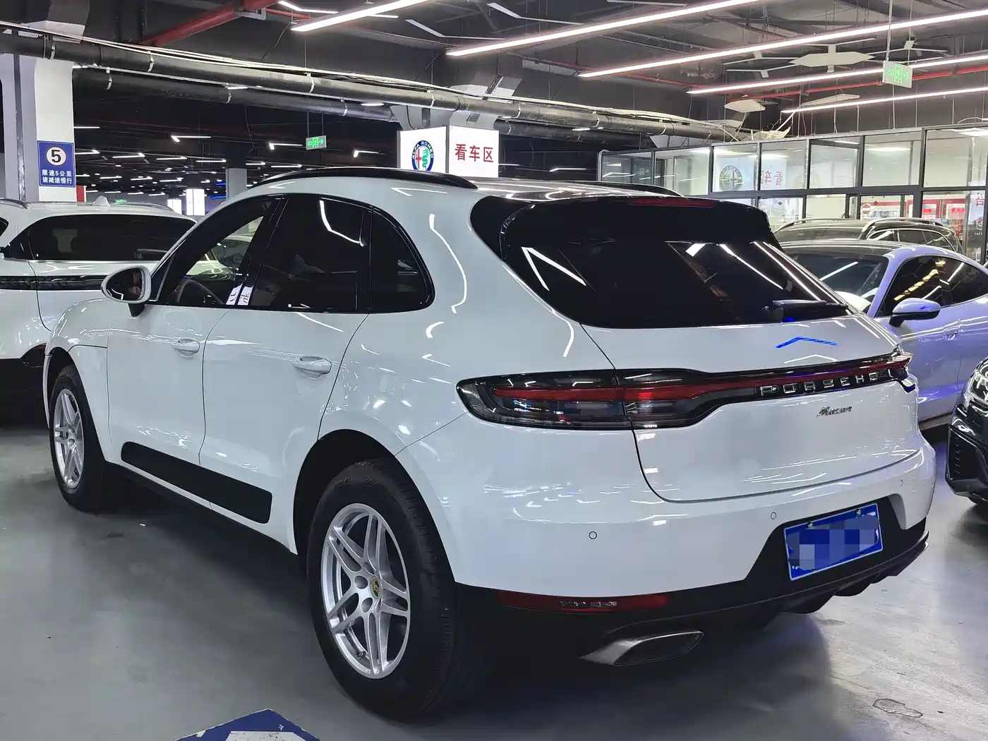 Porsche Macan 2018 Macan 2.0T фото 18