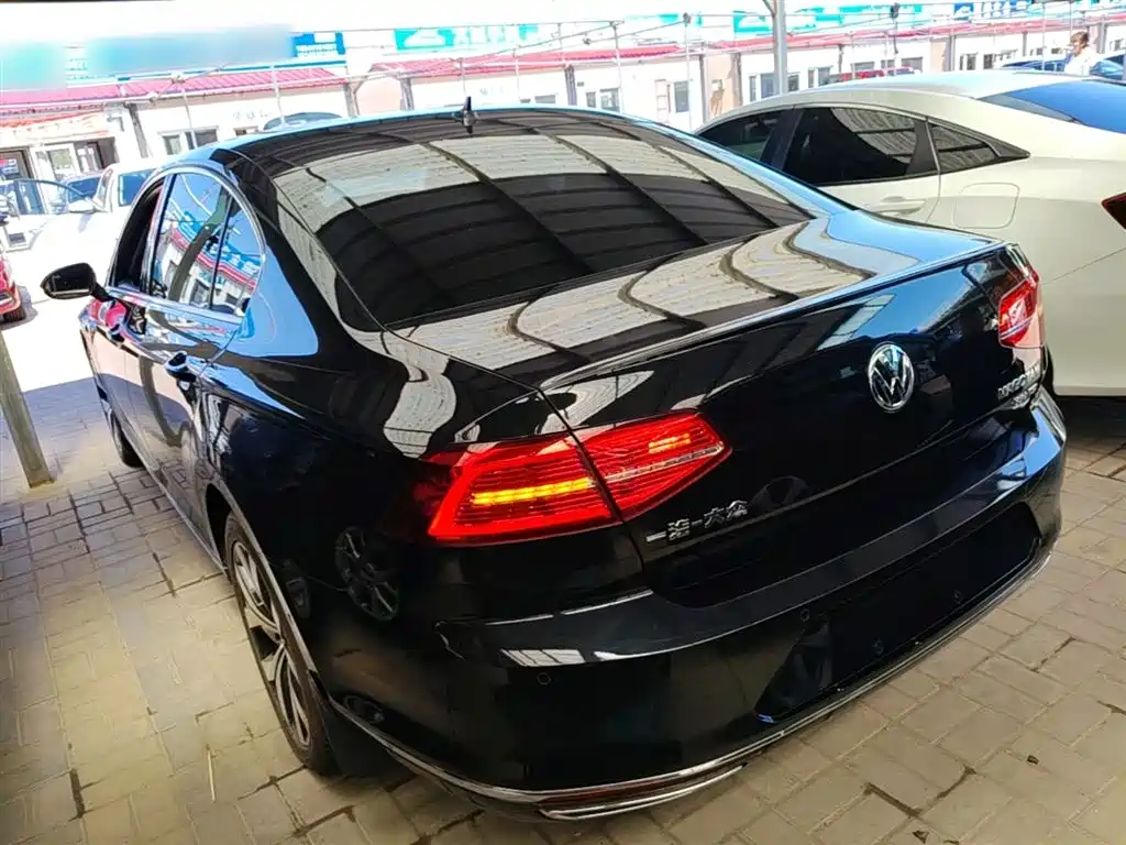 Volkswagen Magotan 2018 330TSI DSG Premium фото 5