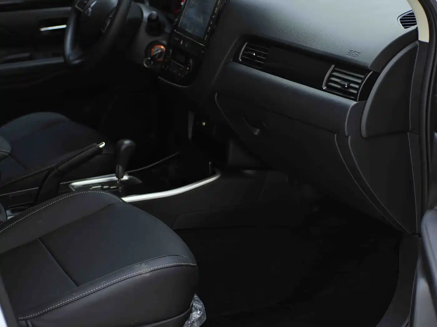 Mitsubishi Outlander 2021 Facelift 2.0L 2WD Comfort Edition 5-Seater фото 11
