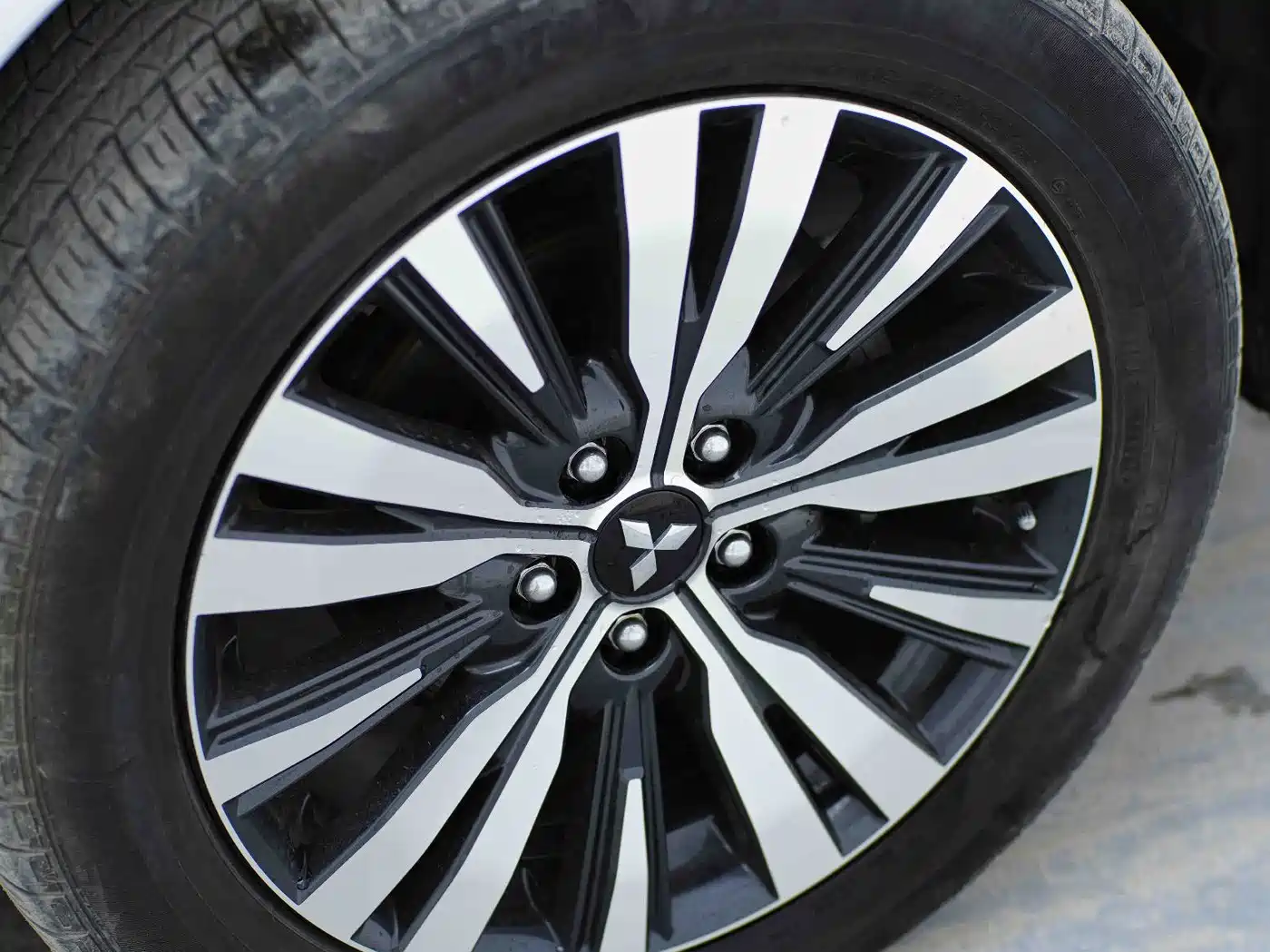 Mitsubishi Outlander 2021 Facelift 2.0L 2WD Comfort Edition 5-Seater фото 12