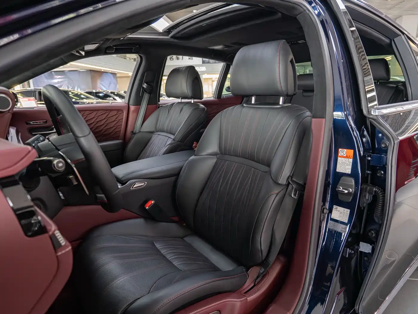 Lexus LS 2021 500h Executive Edition фото 11