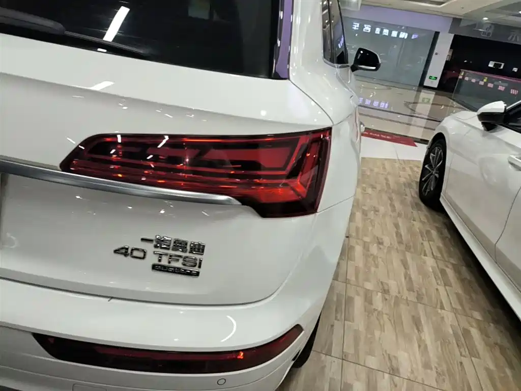 Audi Q5L 2022 40T Luxury Dynamic фото 8