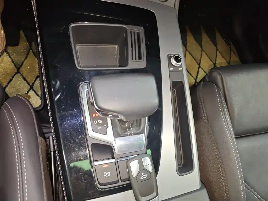 Audi Q5L 2021 40 TFSI Fashion Dynamic фото 12