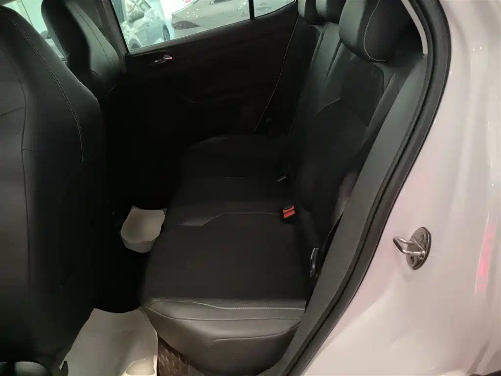 Volkswagen T-Cross 2019 1.5L Automatic Comfort Edition фото 13