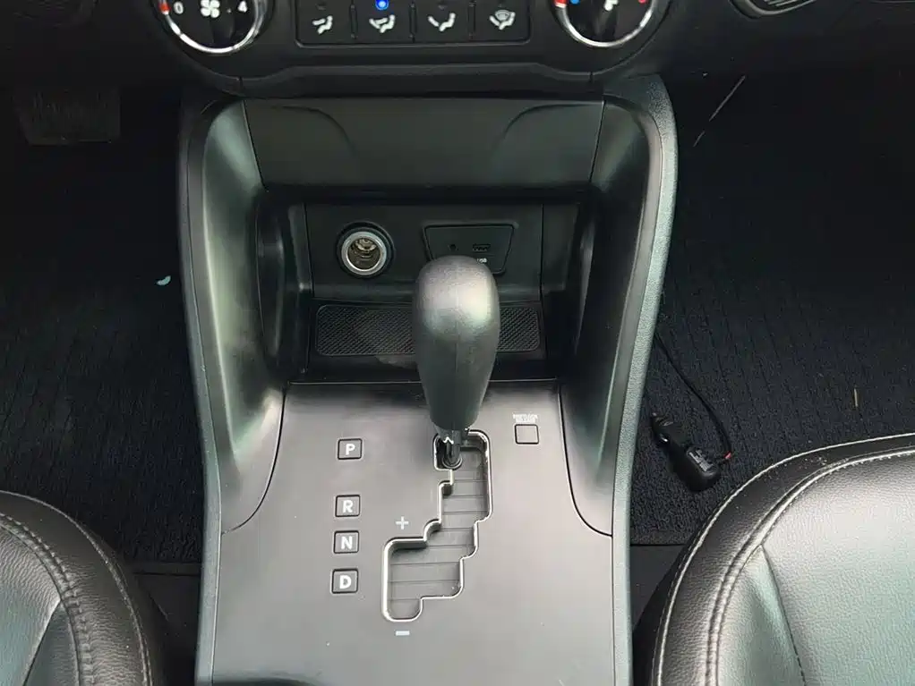 Hyundai Beijing Hyundai ix35 2015 2.0L Automatic 2WD Comfort China V фото 17