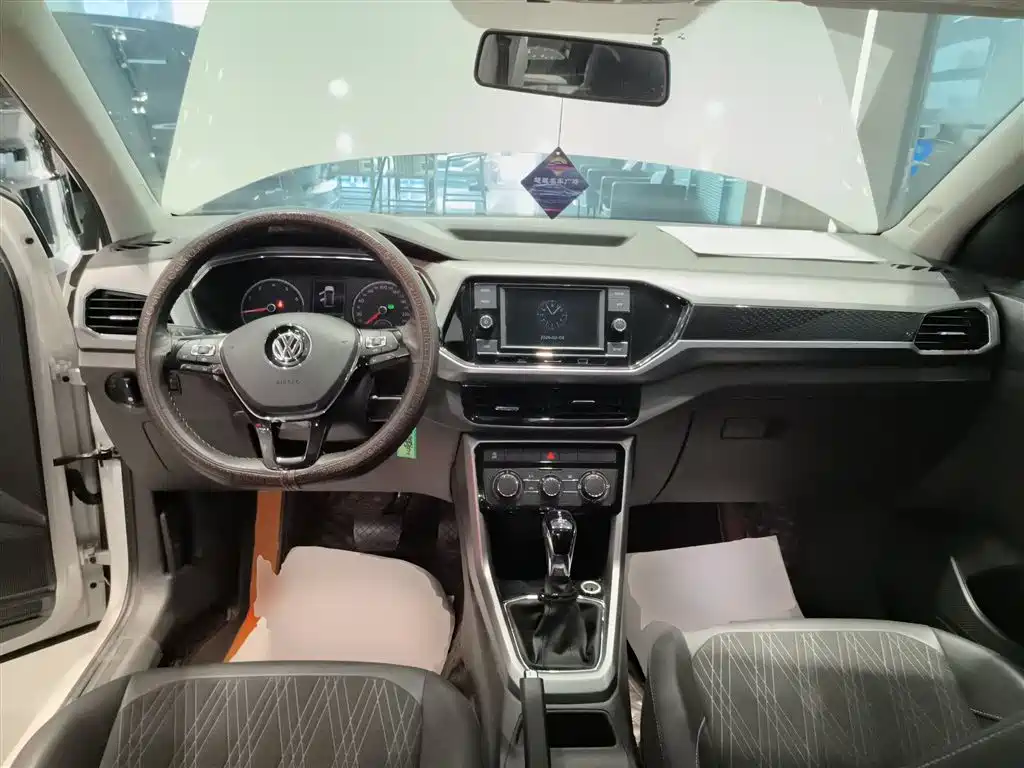 Volkswagen T-Cross 2019 1.5L Automatic Comfort Edition фото 6