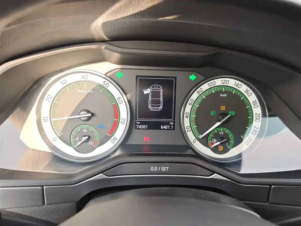 Škoda Superb 2018 TSI330 DSG Comfort Edition China V фото 12